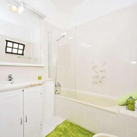 Holiday Home In Gale With Pool Near Beaches *