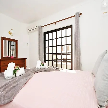 Villa Holiday Home In Gale With Pool Near Beaches *